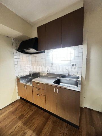 キッチン　コンパクトなキッチンで掃除もラクラク