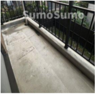 バルコニー　バルコニーからの眺めを楽しみながら食事をしませんか