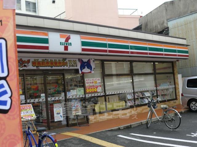 コンビニ　セブンイレブン　大阪靭本町3丁目店（コンビニ）まで189m