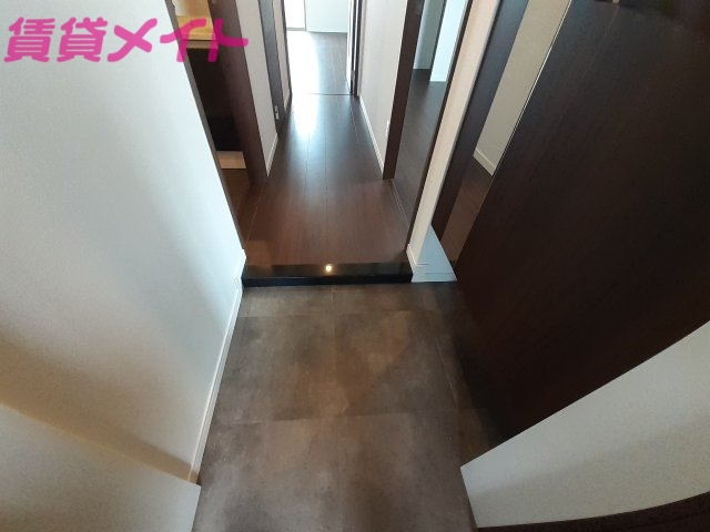 玄関　同タイプの画像です