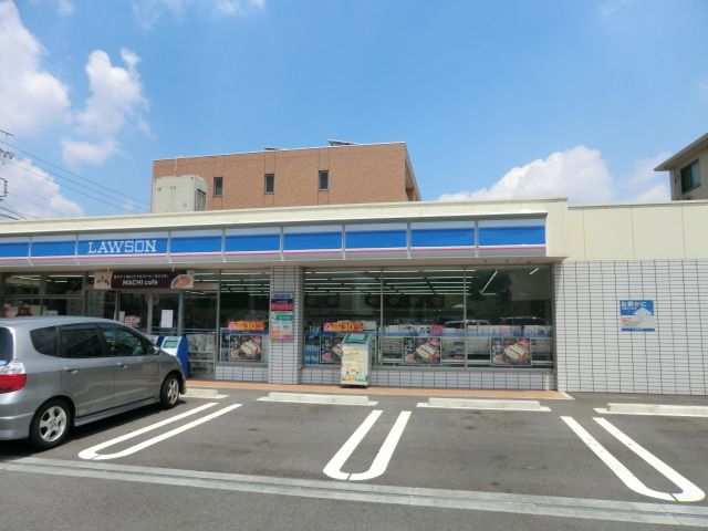 コンビニ　ローソン名東社台店（コンビニ）まで369m