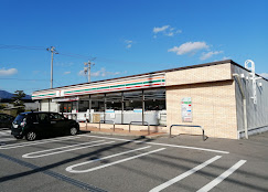コンビニ　セブンイレブン山口矢原店（コンビニ）まで948m