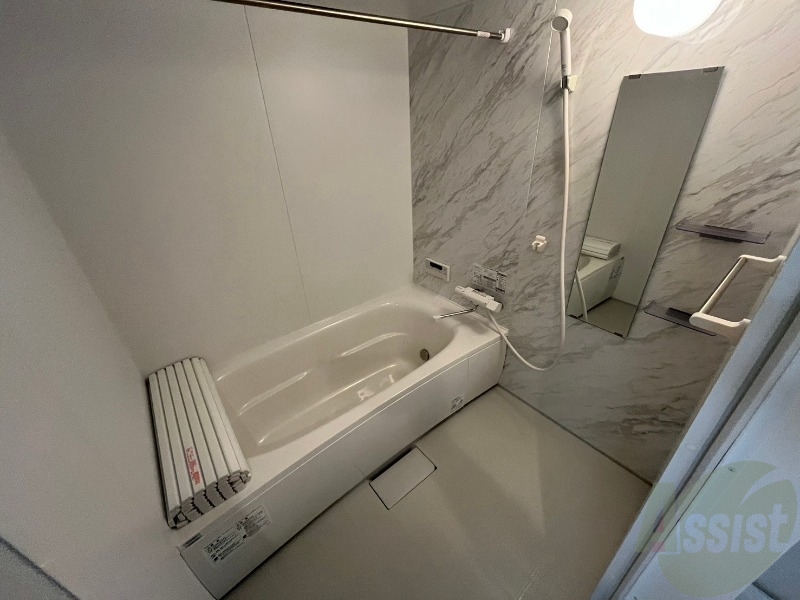 バス・シャワールーム　お風呂になります。一日の疲れを癒してくださいね。