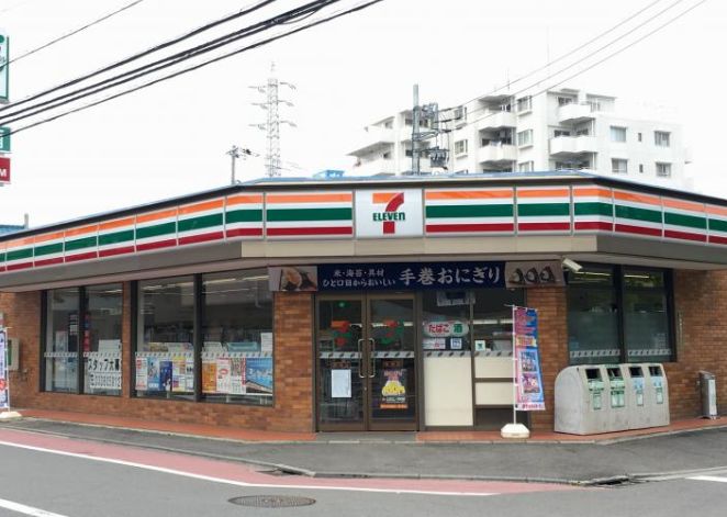 コンビニ　セブンイレブン 綾瀬店（コンビニ）まで1401m