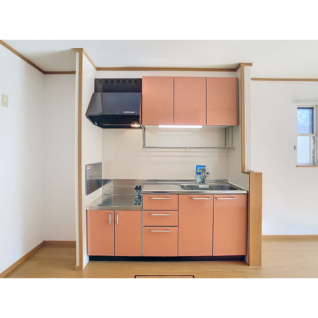キッチン　※同敷地内の同間取、II102号室の写真です※