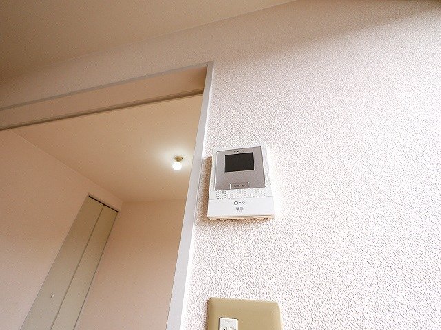 セキュリティ　セキュリティーモニター付きインターホンです。