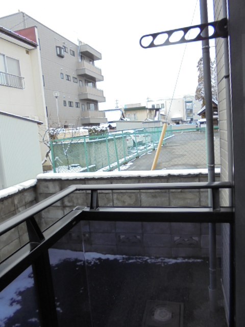 バルコニー　写真は105号室です（参考）