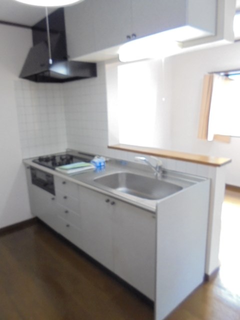 キッチン　写真は105号室です（参考）