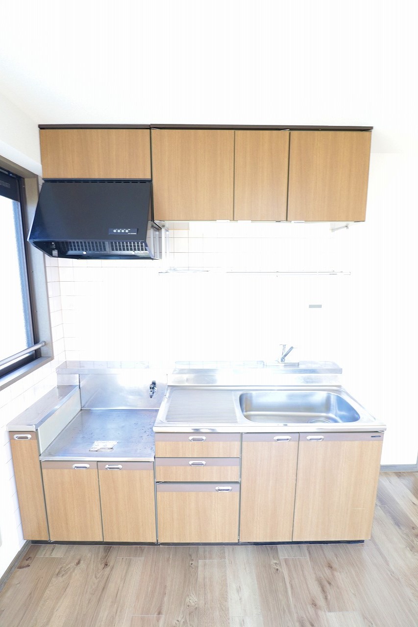 キッチン　※同物件、別部屋の写真です。