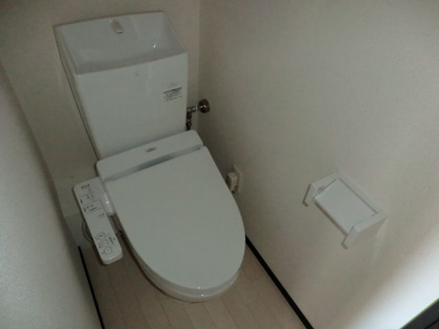 トイレ　☆温水洗浄便座付きです。☆
