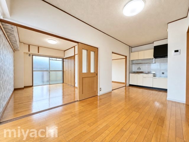 光マンションの居間写真