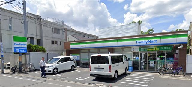 コンビニ　ファミリーマート（コンビニ）まで235m