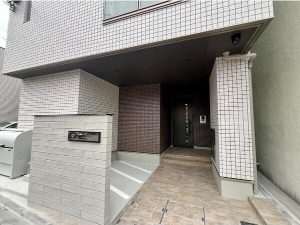 エントランス　建物の内部です