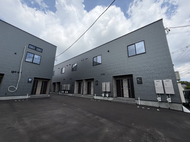 建物外観　工事中の写真です。