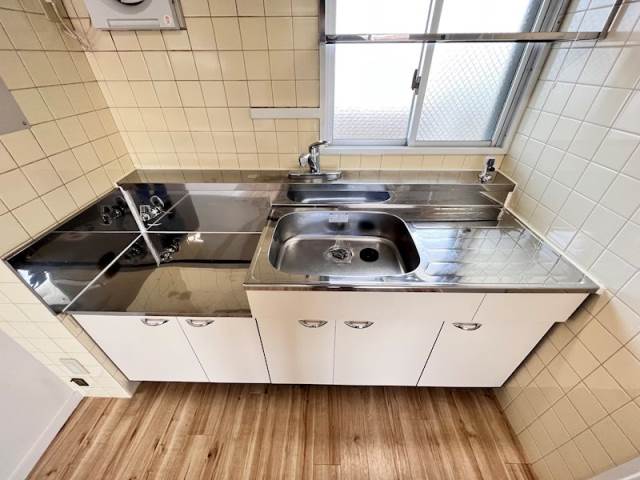 キッチン　同物件別部屋イメージ