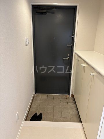 VIZAVIの玄関写真
