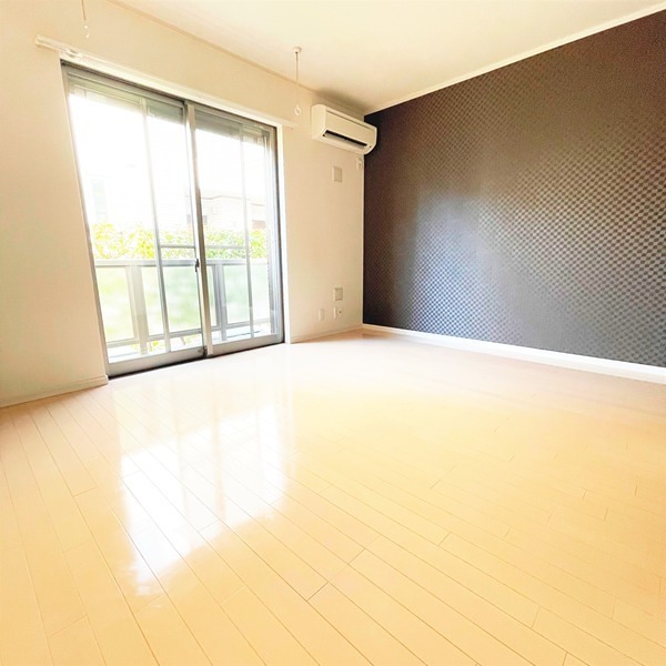 居室・リビング　南向きの明るいお部屋です☆