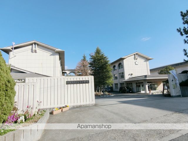 小学校　精華町立小学校山田荘小学校（小学校）まで409m