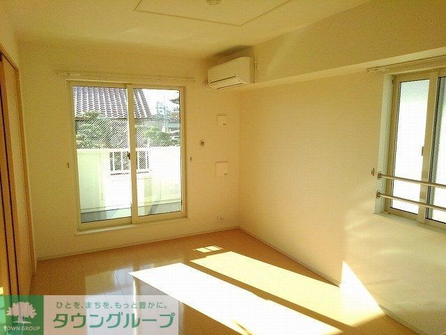 あおなみ線 荒子駅 徒歩14分 2階建 築12年の居間写真