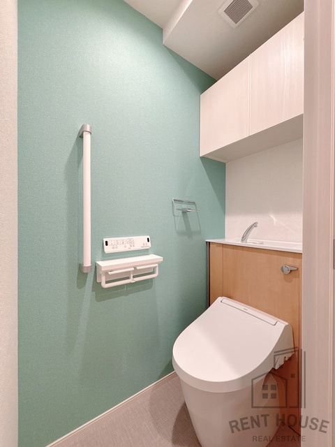 地下鉄御堂筋線 北花田駅 徒歩5分 3階建 築1年のトイレ写真
