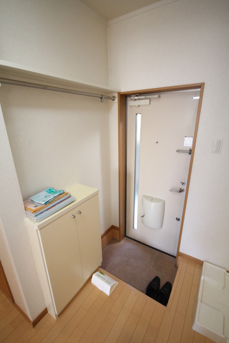 コンフォ-ト日野の玄関写真