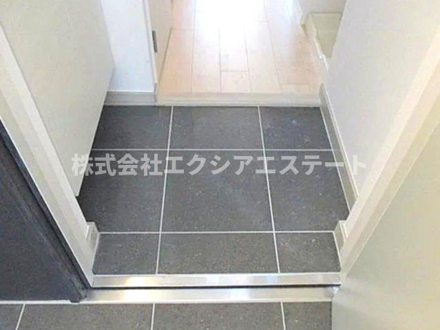Mid Court Umekitaの玄関写真