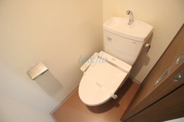 東急田園都市線 宮崎台駅 徒歩9分 5階建 築10年のトイレ写真