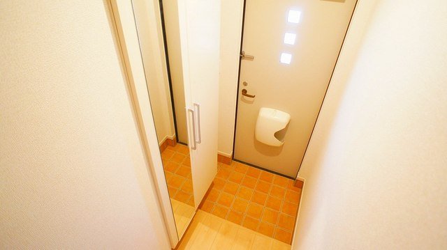 ＪＲ高崎線 本庄駅 徒歩28分 2階建 築11年の玄関写真