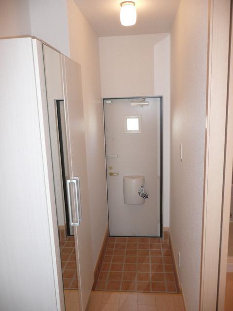 玄関　準備中につき同タイプ物件写真を掲載しております。