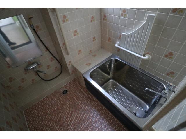 バス・シャワールーム　ゆったり過ごせるお風呂です