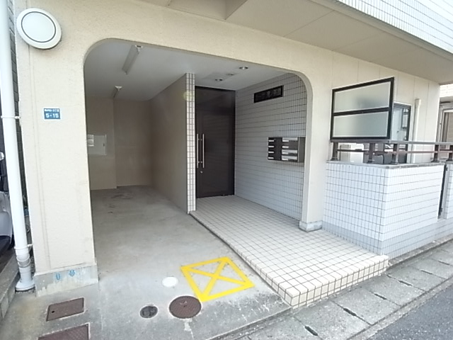 【カーサ滝の茶屋のエントランス】