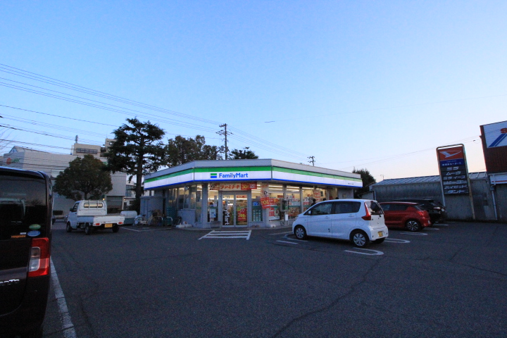 コンビニ　ファミリーマート児島文化センター前店（コンビニ）まで334m