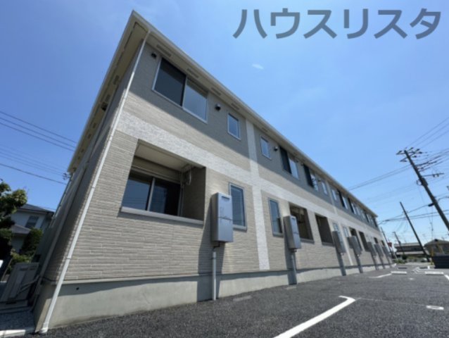 羽生市西のアパートの建物外観