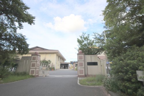 【リバーヒル帝塚山の小学校】