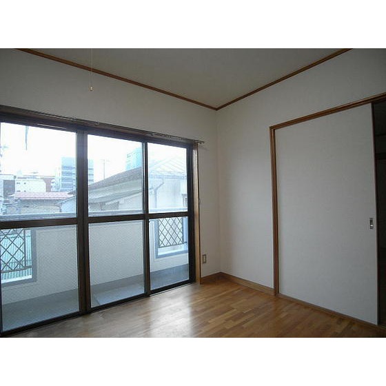 居室・リビング　※画像は別室のものです。