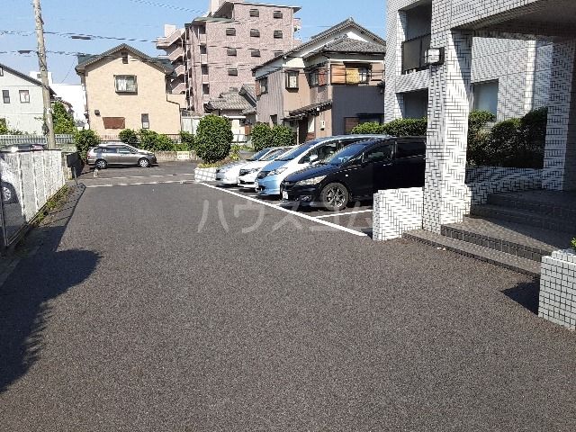 【フレックス瀬戸の駐車場】