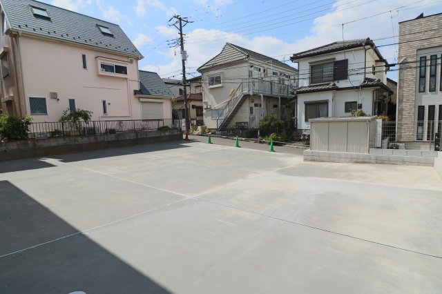 【船橋市中野木のマンションの駐車場】