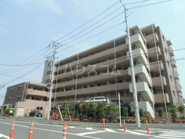 松戸市東松戸のマンションの建物外観