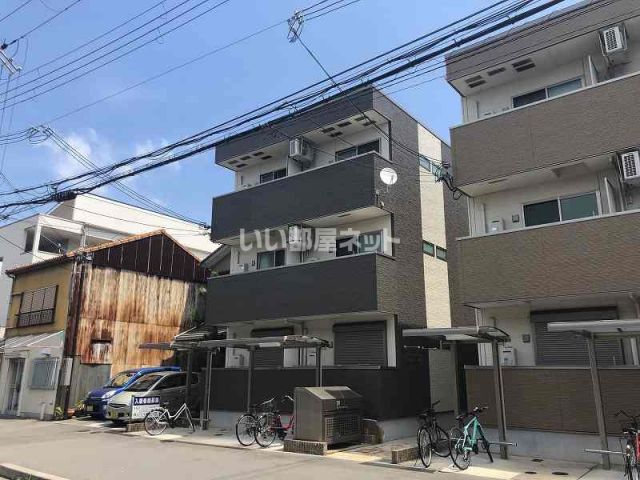 和歌山市二筋目のアパートの建物外観