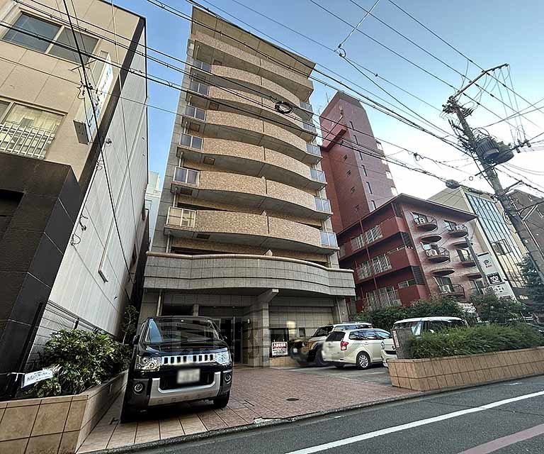 京都市下京区善長寺町のマンションの建物外観