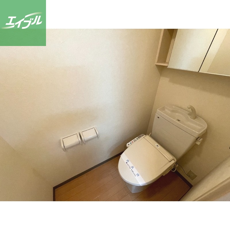 トイレ　※写真は別号室