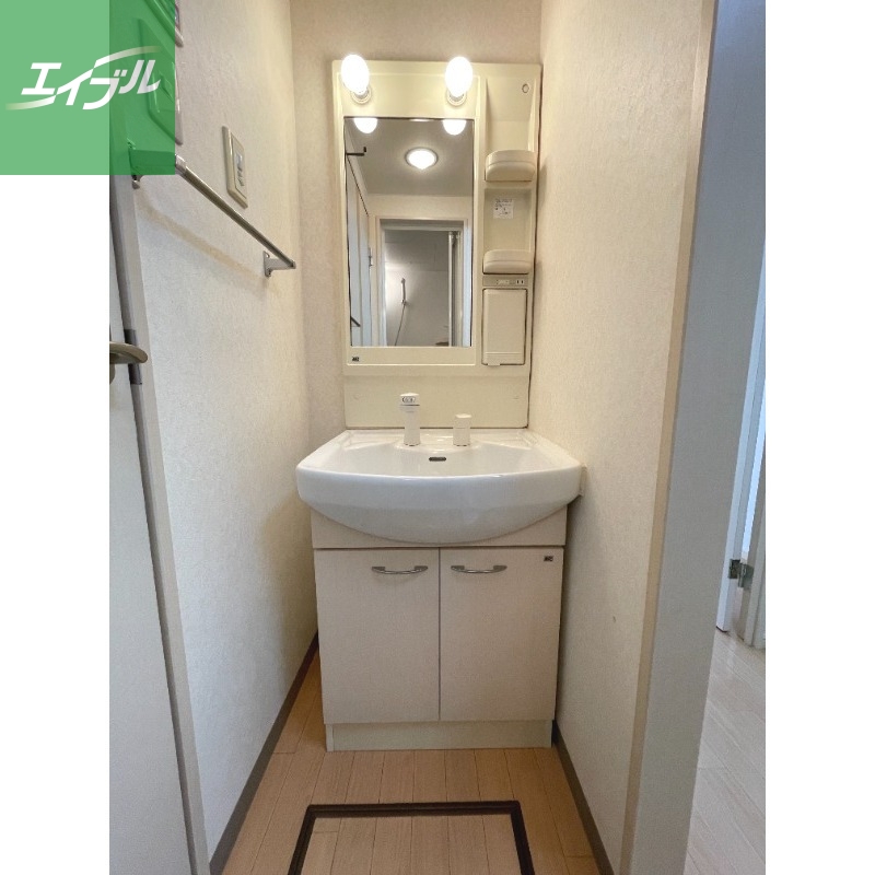 洗面設備　※写真は別号室