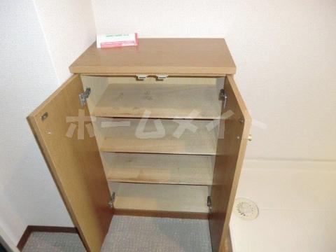 ボナール青葉丘　玄関　シューズＢＯＸ