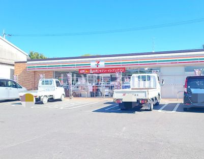 コンビニ　セブンイレブン三日月織島店（コンビニ）まで745m