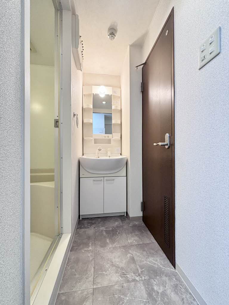 洗面設備　シャワー付き洗面台♪