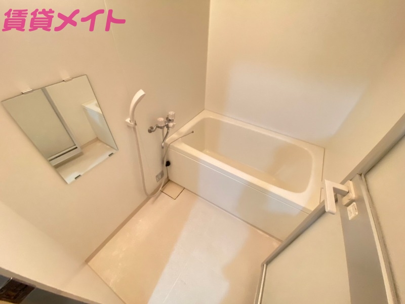 バス・シャワールーム　別部屋同タイプ