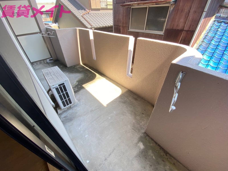 バルコニー　別部屋同タイプ