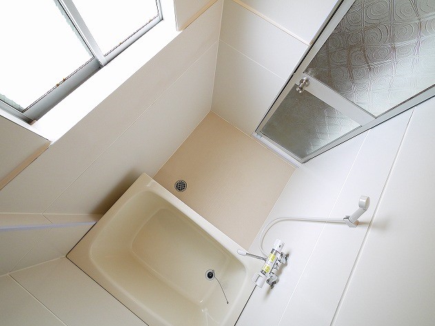 バス・シャワールーム　お風呂で日々の疲れを落としましょう