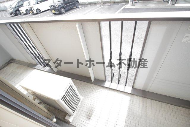 バルコニー　外からの目が気にならないバルコニーで洗濯物が干せます