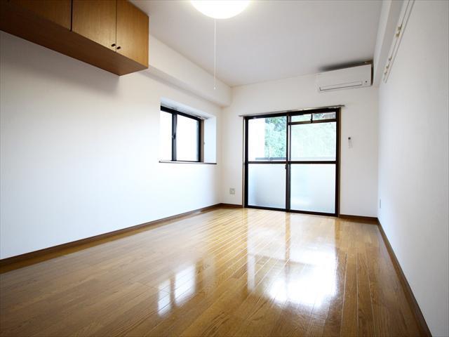 居室・リビング　松山市平和通　グレイスパル平和通　リビング